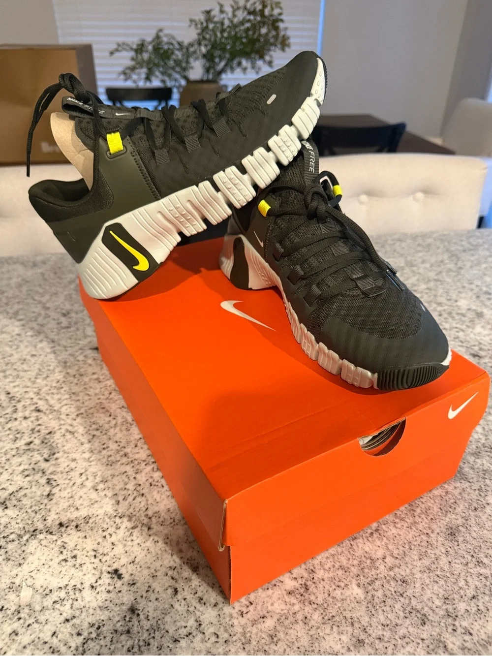 NWT Nike Free Metcon 5 'Sequoia High Voltage'